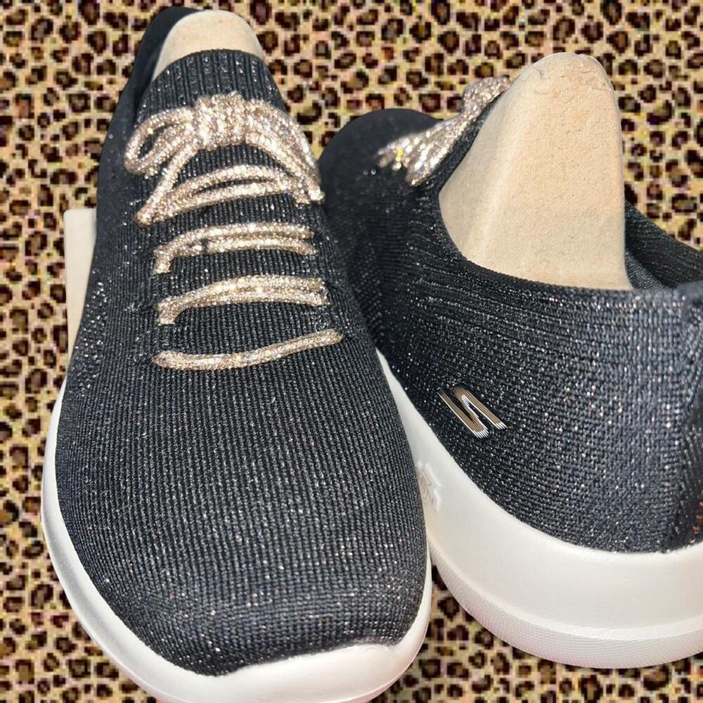 Vegan go walk skechers size 7.5